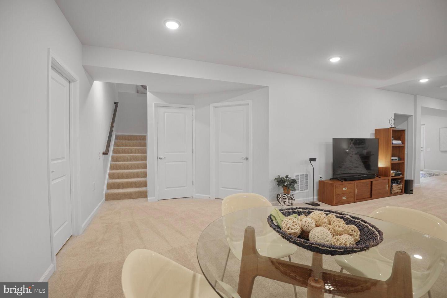 15855 LAVENDER WOODS LN, HAYMARKET, Virginia 20169, 3 Bedrooms Bedrooms, ,3 BathroomsBathrooms,Residential,For sale,15855 LAVENDER WOODS LN,VAPW2100478 MLS # VAPW2100478