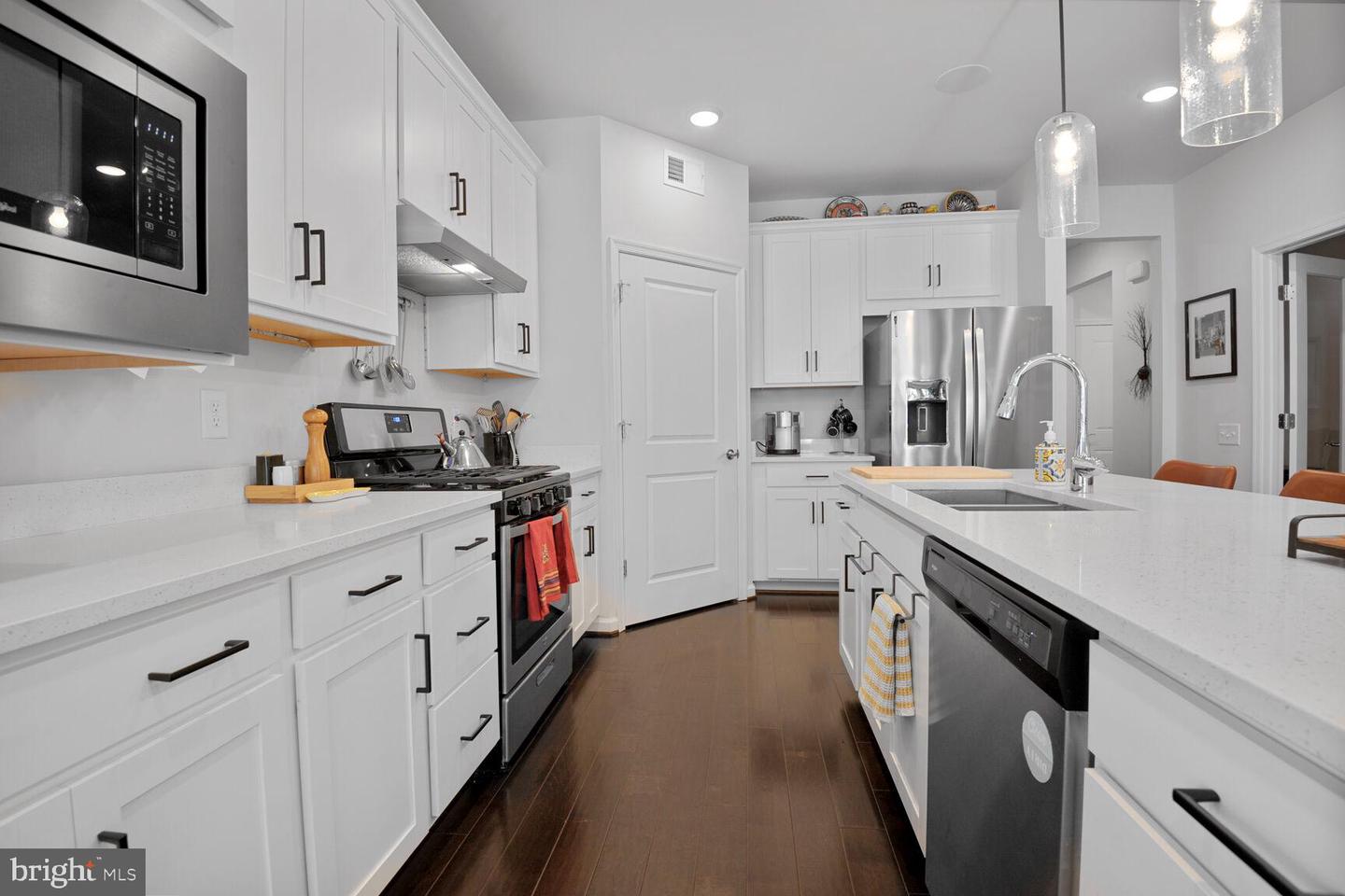 15855 LAVENDER WOODS LN, HAYMARKET, Virginia 20169, 3 Bedrooms Bedrooms, ,3 BathroomsBathrooms,Residential,For sale,15855 LAVENDER WOODS LN,VAPW2100478 MLS # VAPW2100478