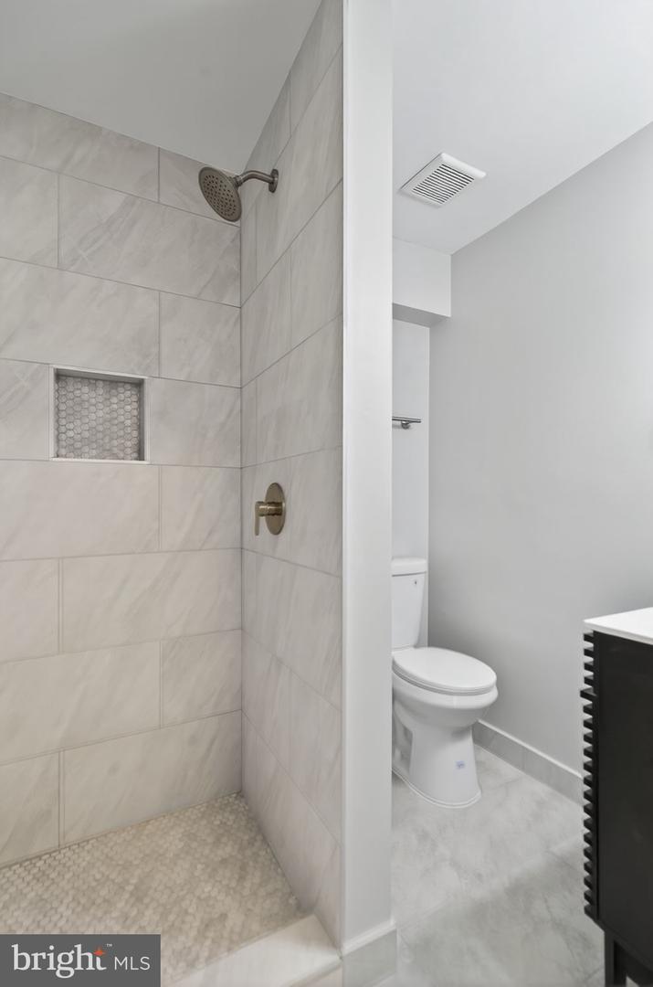 8336 CLAREMONT WOODS DR, ALEXANDRIA, Virginia 22309, 4 Bedrooms Bedrooms, ,2 BathroomsBathrooms,Residential,For sale,8336 CLAREMONT WOODS DR,VAFX2260618 MLS # VAFX2260618