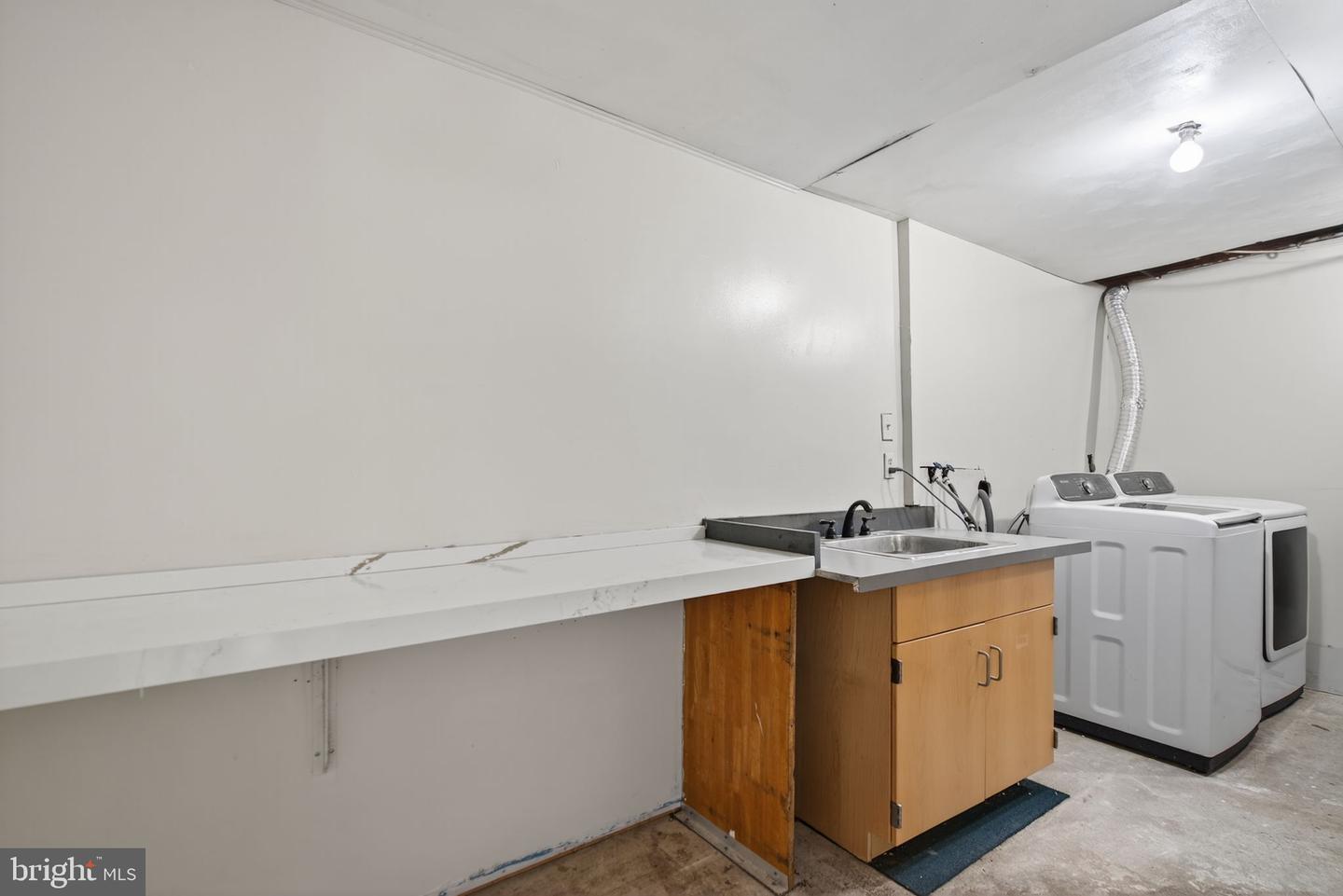 8336 CLAREMONT WOODS DR, ALEXANDRIA, Virginia 22309, 4 Bedrooms Bedrooms, ,2 BathroomsBathrooms,Residential,For sale,8336 CLAREMONT WOODS DR,VAFX2260618 MLS # VAFX2260618