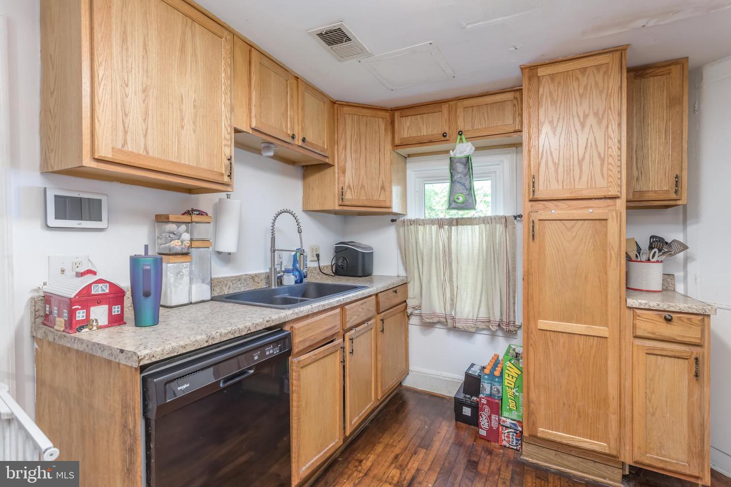 131 S MASSANUTTEN ST, STRASBURG, Virginia 22657, 3 Bedrooms Bedrooms, ,2 BathroomsBathrooms,Residential,For sale,131 S MASSANUTTEN ST,VASH2012210 MLS # VASH2012210