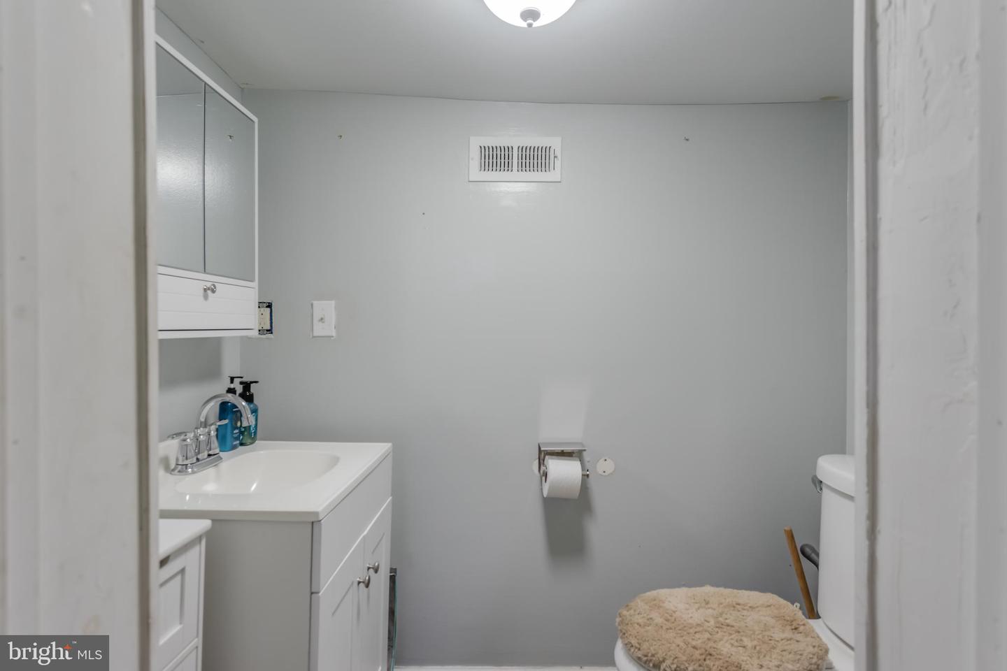 131 S MASSANUTTEN ST, STRASBURG, Virginia 22657, 3 Bedrooms Bedrooms, ,2 BathroomsBathrooms,Residential,For sale,131 S MASSANUTTEN ST,VASH2012210 MLS # VASH2012210