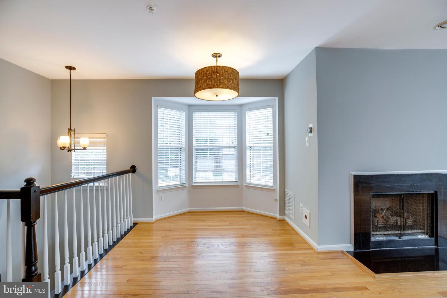 4311 CHARIOT CT #122, FAIRFAX, Virginia 22030, 3 Bedrooms Bedrooms, ,2 BathroomsBathrooms,Residential,For sale,4311 CHARIOT CT #122,VAFX2260762 MLS # VAFX2260762
