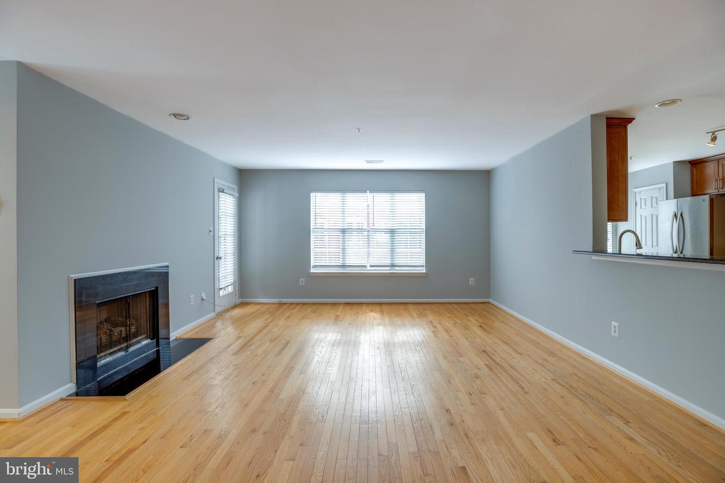 4311 CHARIOT CT #122, FAIRFAX, Virginia 22030, 3 Bedrooms Bedrooms, ,2 BathroomsBathrooms,Residential,For sale,4311 CHARIOT CT #122,VAFX2260762 MLS # VAFX2260762