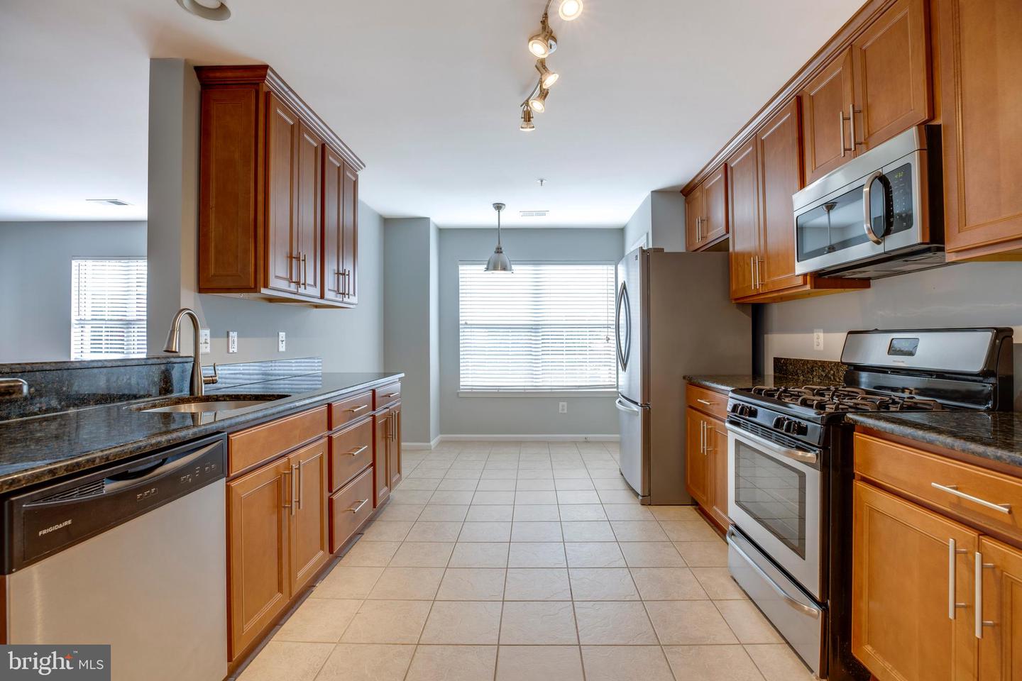 4311 CHARIOT CT #122, FAIRFAX, Virginia 22030, 3 Bedrooms Bedrooms, ,2 BathroomsBathrooms,Residential,For sale,4311 CHARIOT CT #122,VAFX2260762 MLS # VAFX2260762