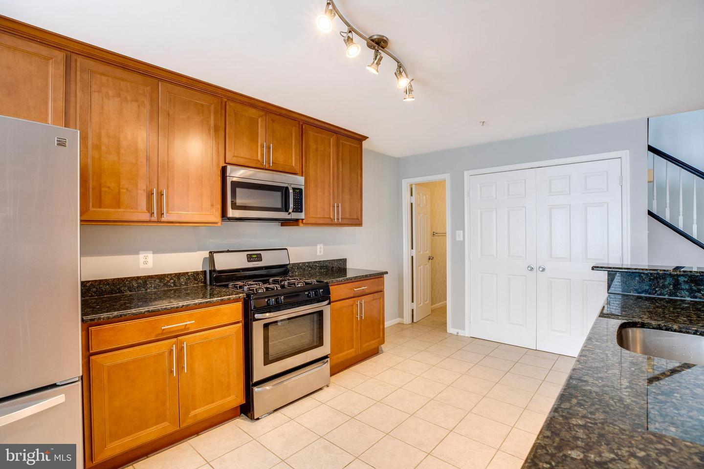 4311 CHARIOT CT #122, FAIRFAX, Virginia 22030, 3 Bedrooms Bedrooms, ,2 BathroomsBathrooms,Residential,For sale,4311 CHARIOT CT #122,VAFX2260762 MLS # VAFX2260762