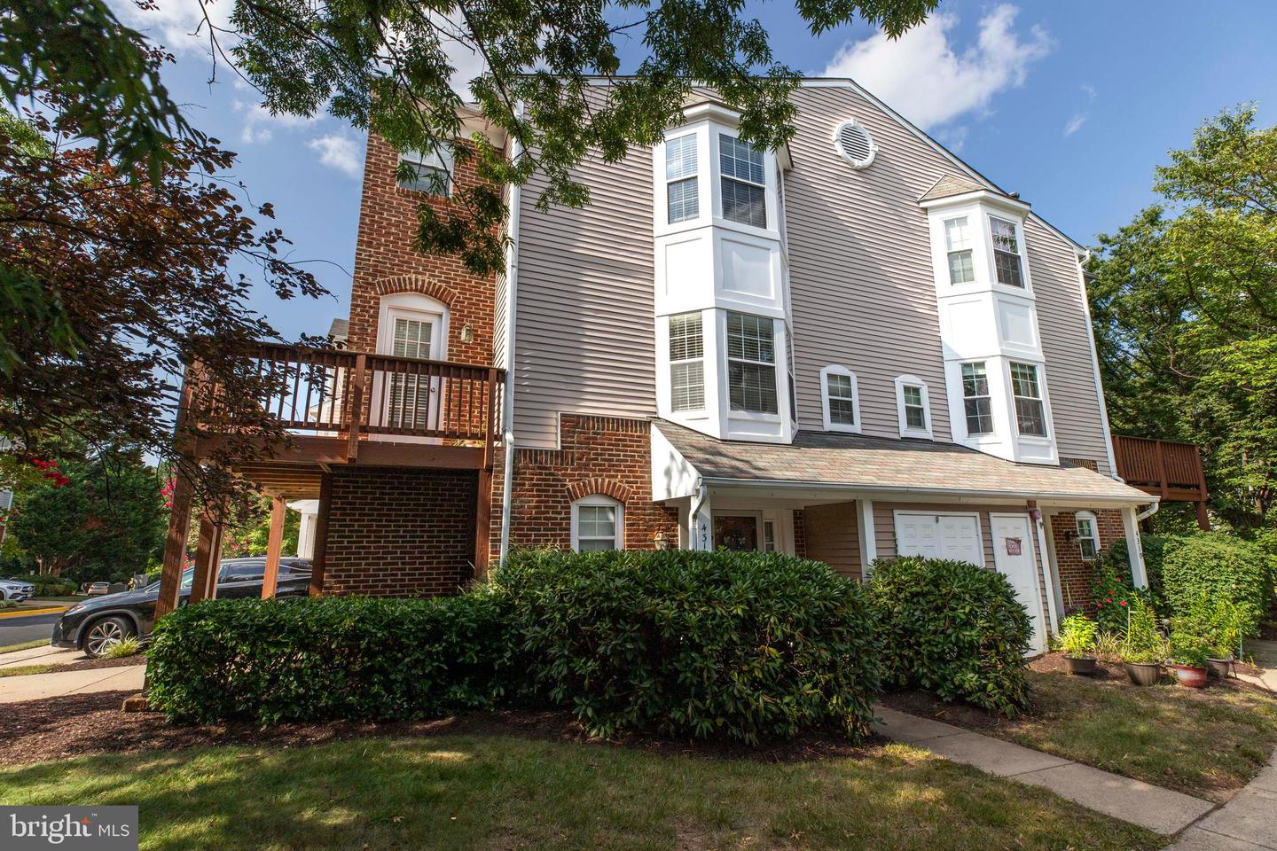 4311 CHARIOT CT #122, FAIRFAX, Virginia 22030, 3 Bedrooms Bedrooms, ,2 BathroomsBathrooms,Residential,For sale,4311 CHARIOT CT #122,VAFX2260762 MLS # VAFX2260762