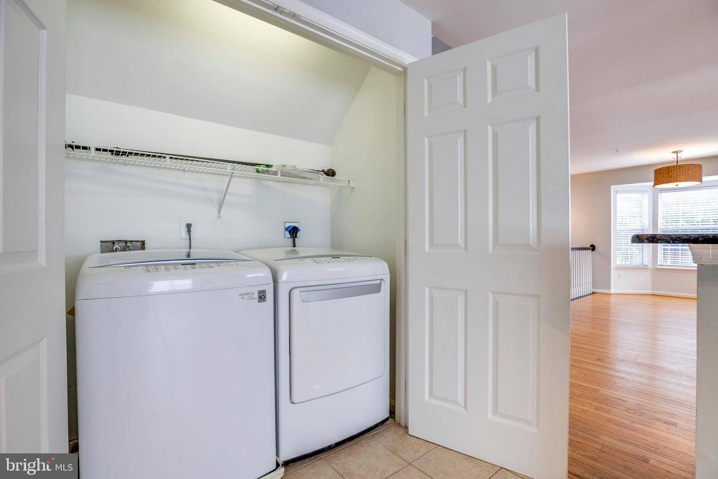 4311 CHARIOT CT #122, FAIRFAX, Virginia 22030, 3 Bedrooms Bedrooms, ,2 BathroomsBathrooms,Residential,For sale,4311 CHARIOT CT #122,VAFX2260762 MLS # VAFX2260762
