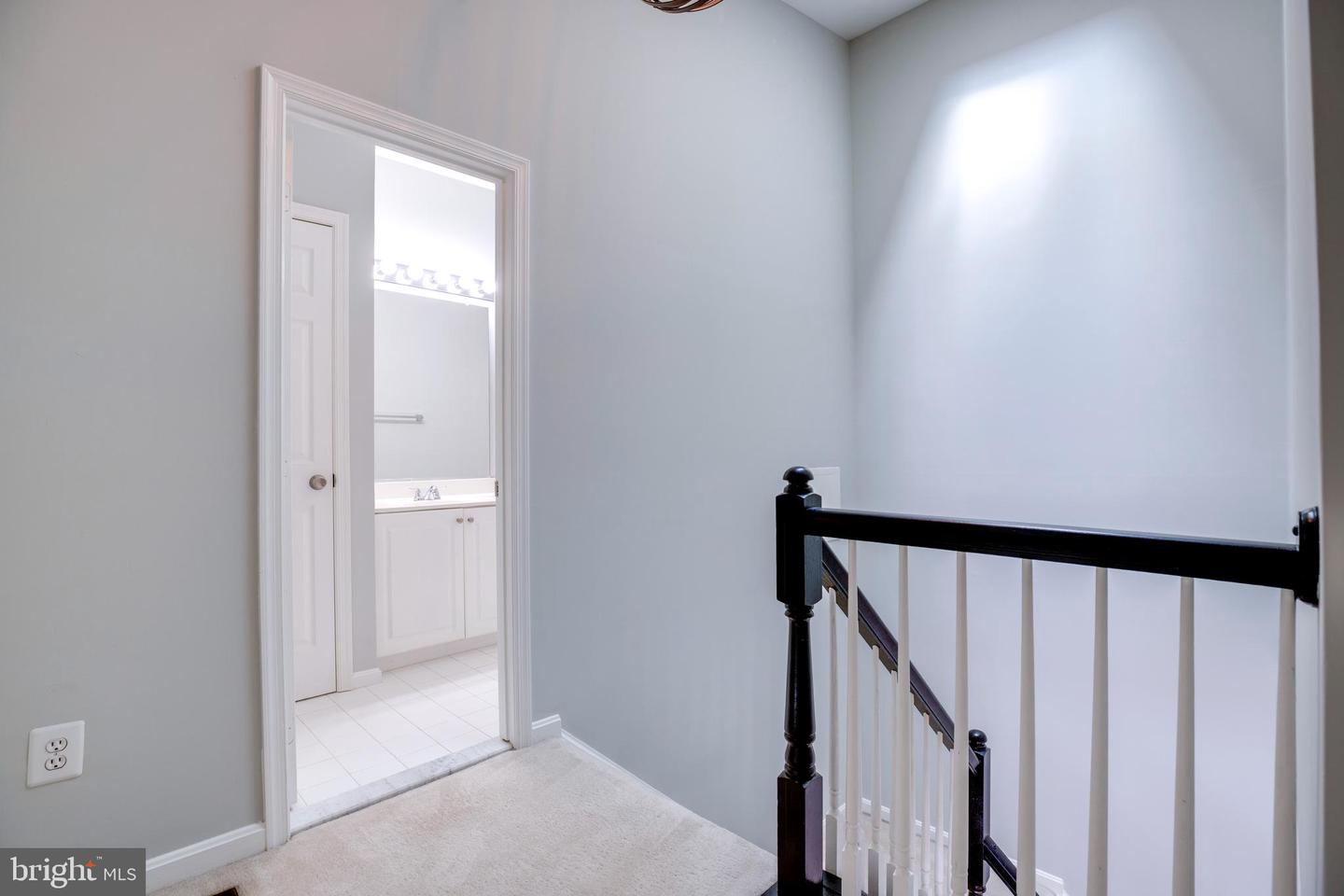 4311 CHARIOT CT #122, FAIRFAX, Virginia 22030, 3 Bedrooms Bedrooms, ,2 BathroomsBathrooms,Residential,For sale,4311 CHARIOT CT #122,VAFX2260762 MLS # VAFX2260762