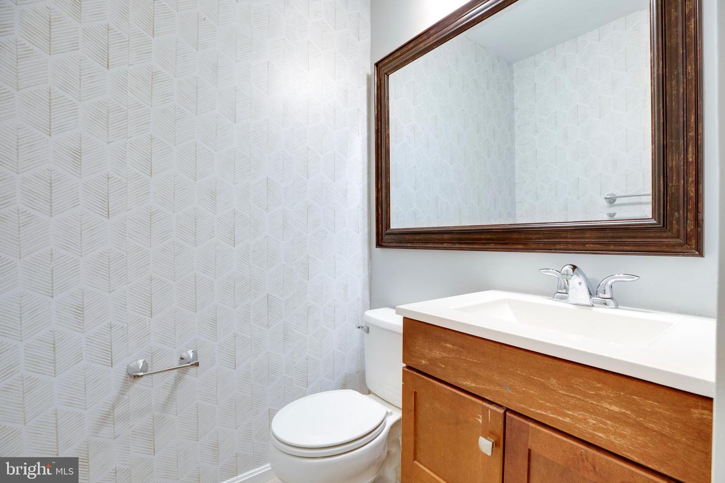 4311 CHARIOT CT #122, FAIRFAX, Virginia 22030, 3 Bedrooms Bedrooms, ,2 BathroomsBathrooms,Residential,For sale,4311 CHARIOT CT #122,VAFX2260762 MLS # VAFX2260762