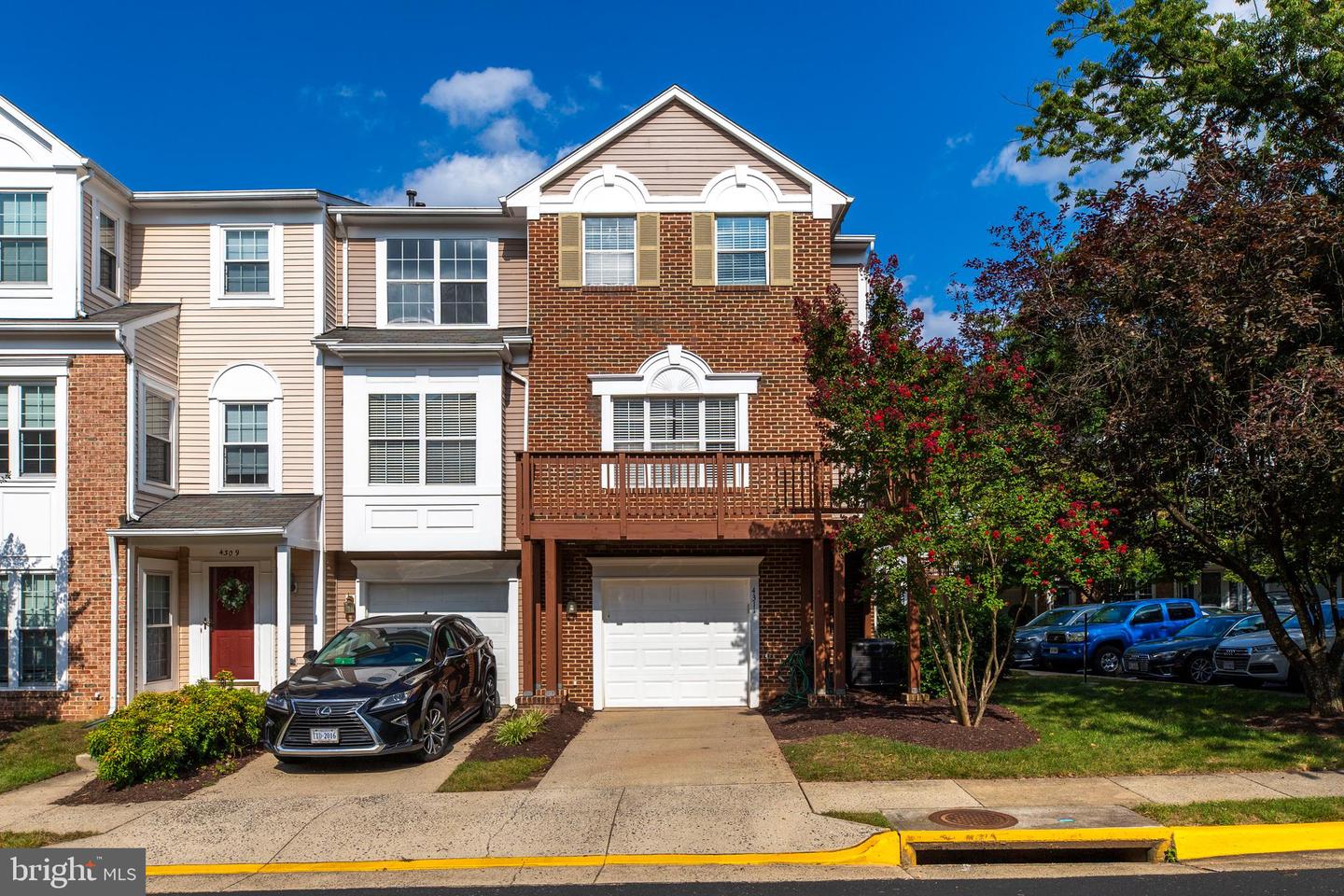 4311 CHARIOT CT #122, FAIRFAX, Virginia 22030, 3 Bedrooms Bedrooms, ,2 BathroomsBathrooms,Residential,For sale,4311 CHARIOT CT #122,VAFX2260762 MLS # VAFX2260762