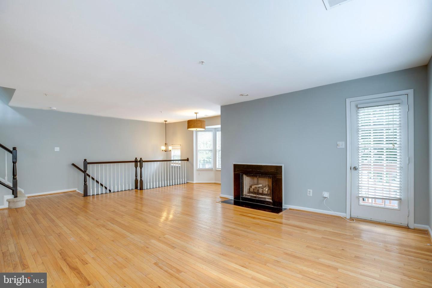 4311 CHARIOT CT #122, FAIRFAX, Virginia 22030, 3 Bedrooms Bedrooms, ,2 BathroomsBathrooms,Residential,For sale,4311 CHARIOT CT #122,VAFX2260762 MLS # VAFX2260762