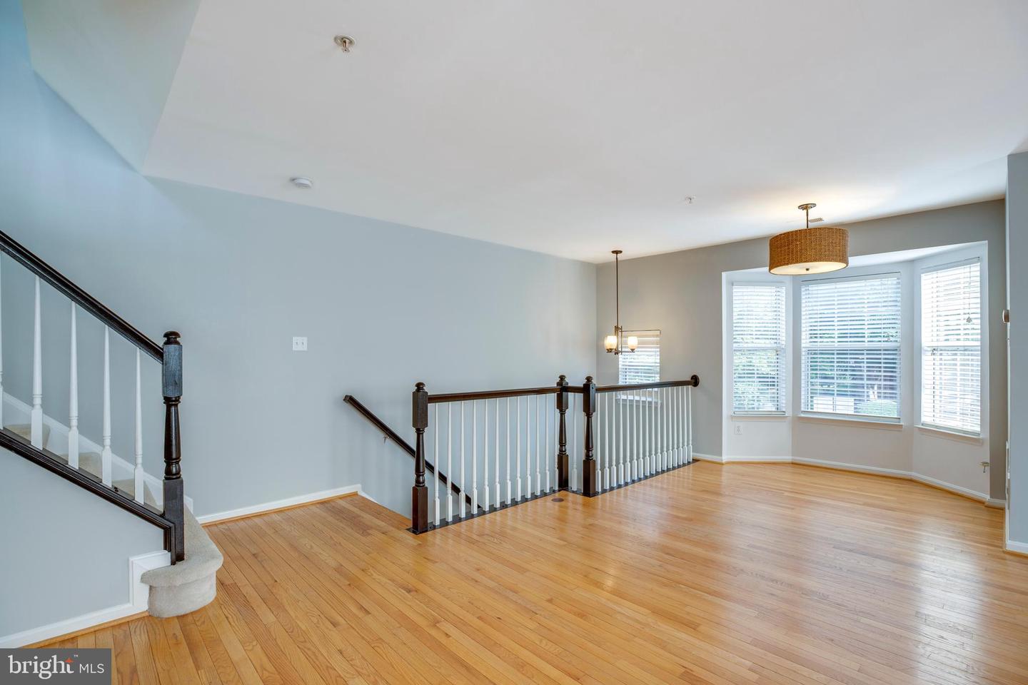 4311 CHARIOT CT #122, FAIRFAX, Virginia 22030, 3 Bedrooms Bedrooms, ,2 BathroomsBathrooms,Residential,For sale,4311 CHARIOT CT #122,VAFX2260762 MLS # VAFX2260762