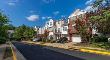 4311 CHARIOT CT #122, FAIRFAX, Virginia 22030, 3 Bedrooms Bedrooms, ,2 BathroomsBathrooms,Residential,For sale,4311 CHARIOT CT #122,VAFX2260762 MLS # VAFX2260762