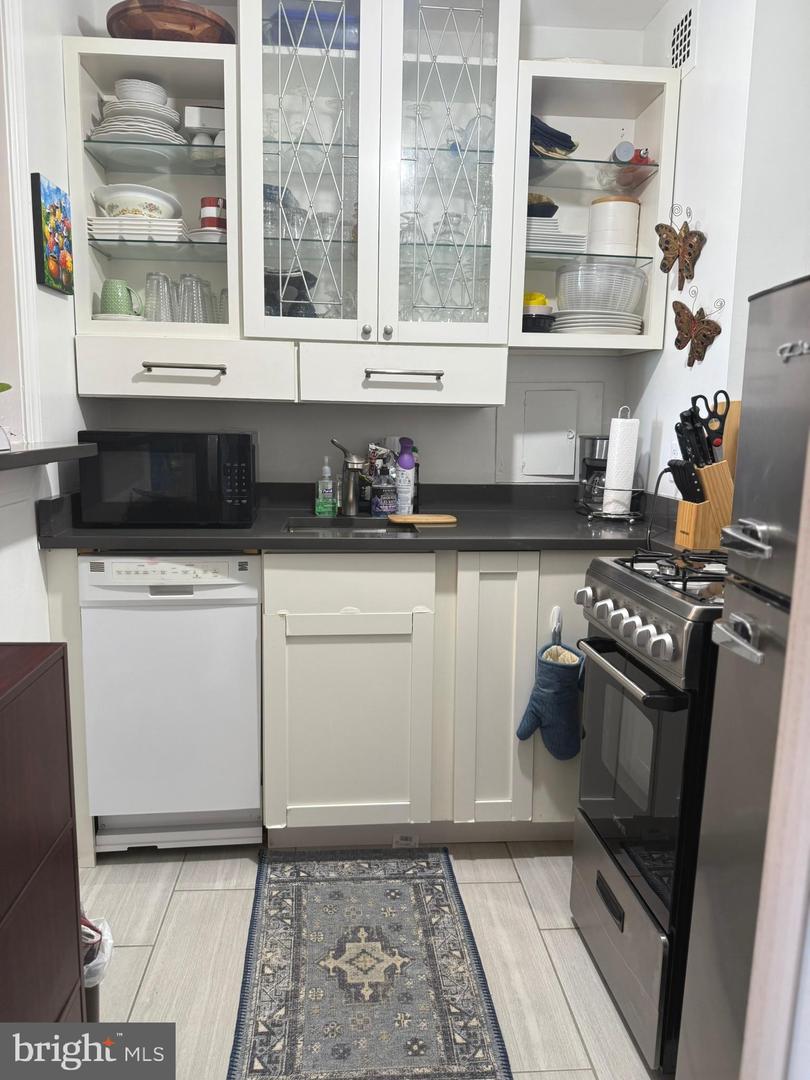2800 WISCONSIN AVE NW #705, WASHINGTON, District Of Columbia 20007, 3 Rooms Rooms,1 BathroomBathrooms,Residential,For sale,2800 WISCONSIN AVE NW #705,DCDC2214874 MLS # DCDC2214874