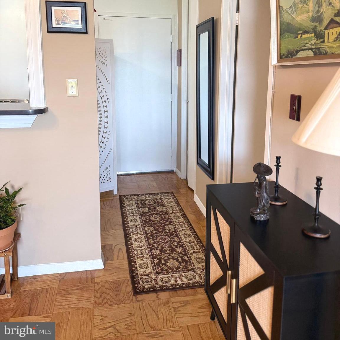 2800 WISCONSIN AVE NW #705, WASHINGTON, District Of Columbia 20007, 3 Rooms Rooms,1 BathroomBathrooms,Residential,For sale,2800 WISCONSIN AVE NW #705,DCDC2214874 MLS # DCDC2214874