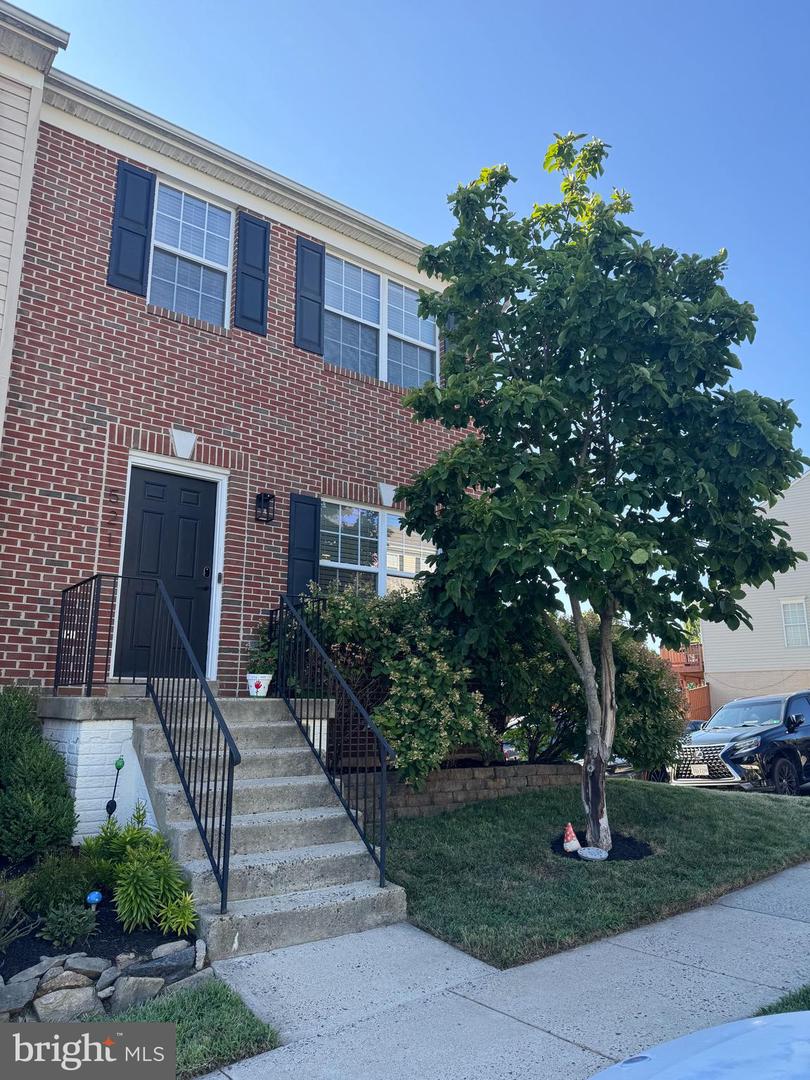 521 LILAC TER NE, LEESBURG, Virginia 20176, 3 Bedrooms Bedrooms, ,3 BathroomsBathrooms,Residential,For sale,521 LILAC TER NE,VALO2104428 MLS # VALO2104428