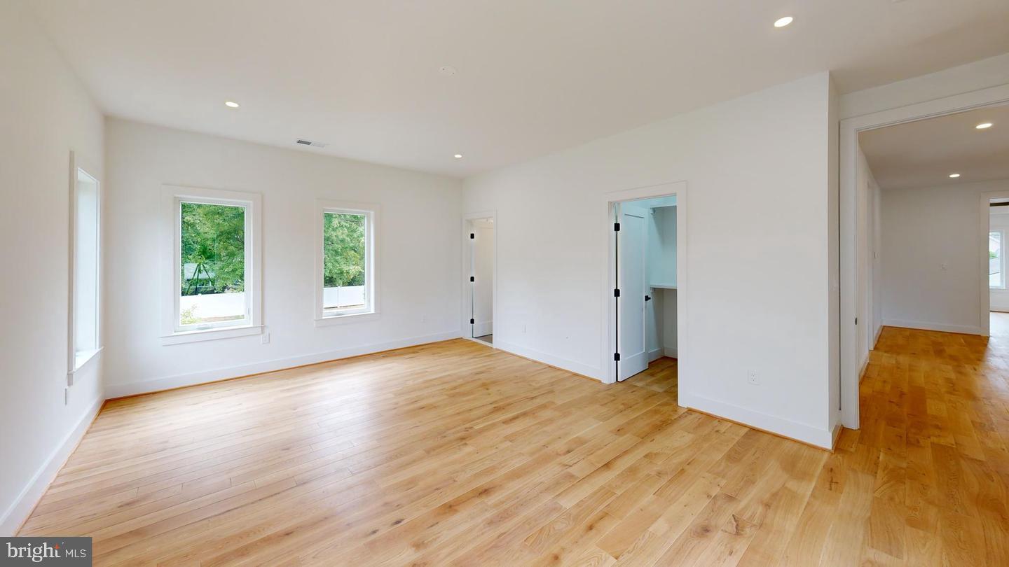 3418 ARNOLD LN, FALLS CHURCH, Virginia 22042, 6 Bedrooms Bedrooms, ,6 BathroomsBathrooms,Residential,For sale,3418 ARNOLD LN,VAFX2234026 MLS # VAFX2234026