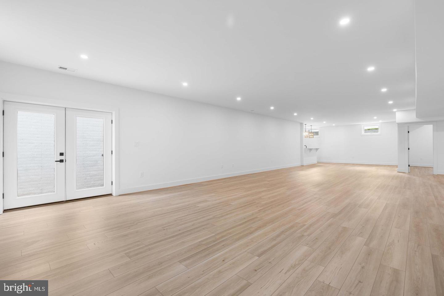3418 ARNOLD LN, FALLS CHURCH, Virginia 22042, 6 Bedrooms Bedrooms, ,6 BathroomsBathrooms,Residential,For sale,3418 ARNOLD LN,VAFX2234026 MLS # VAFX2234026