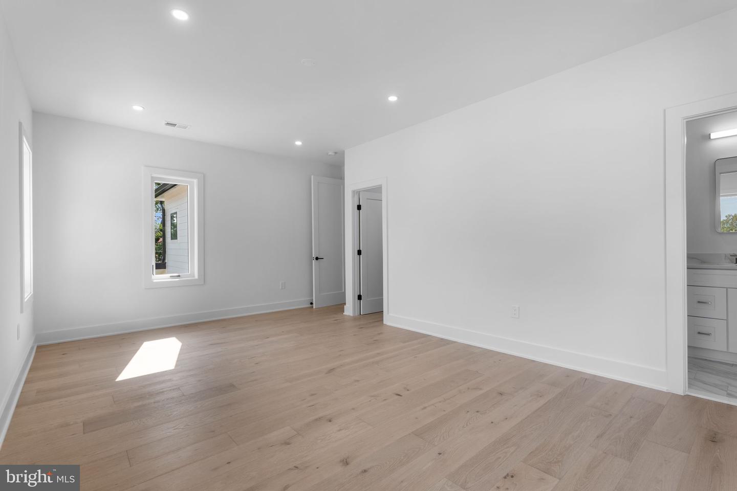 3418 ARNOLD LN, FALLS CHURCH, Virginia 22042, 6 Bedrooms Bedrooms, ,6 BathroomsBathrooms,Residential,For sale,3418 ARNOLD LN,VAFX2234026 MLS # VAFX2234026