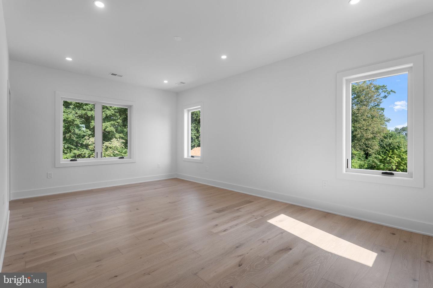 3418 ARNOLD LN, FALLS CHURCH, Virginia 22042, 6 Bedrooms Bedrooms, ,6 BathroomsBathrooms,Residential,For sale,3418 ARNOLD LN,VAFX2234026 MLS # VAFX2234026