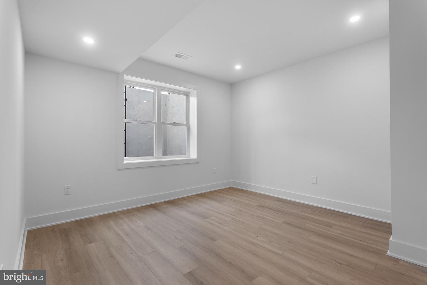 3418 ARNOLD LN, FALLS CHURCH, Virginia 22042, 6 Bedrooms Bedrooms, ,6 BathroomsBathrooms,Residential,For sale,3418 ARNOLD LN,VAFX2234026 MLS # VAFX2234026