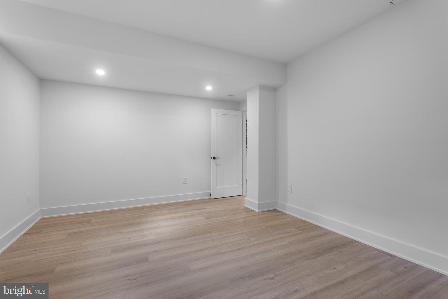 3418 ARNOLD LN, FALLS CHURCH, Virginia 22042, 6 Bedrooms Bedrooms, ,6 BathroomsBathrooms,Residential,For sale,3418 ARNOLD LN,VAFX2234026 MLS # VAFX2234026