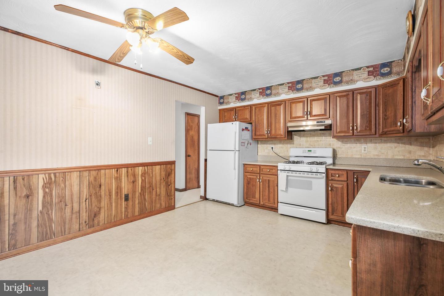 212 LANDO DR, SPOTSYLVANIA, Virginia 22551, 4 Bedrooms Bedrooms, ,2 BathroomsBathrooms,Residential,For sale,212 LANDO DR,VASP2034406 MLS # VASP2034406