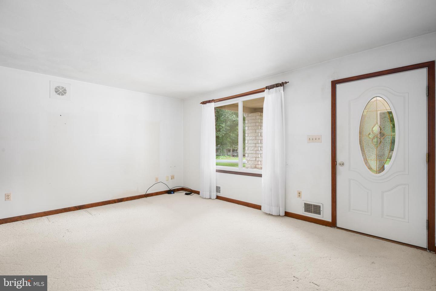 212 LANDO DR, SPOTSYLVANIA, Virginia 22551, 4 Bedrooms Bedrooms, ,2 BathroomsBathrooms,Residential,For sale,212 LANDO DR,VASP2034406 MLS # VASP2034406