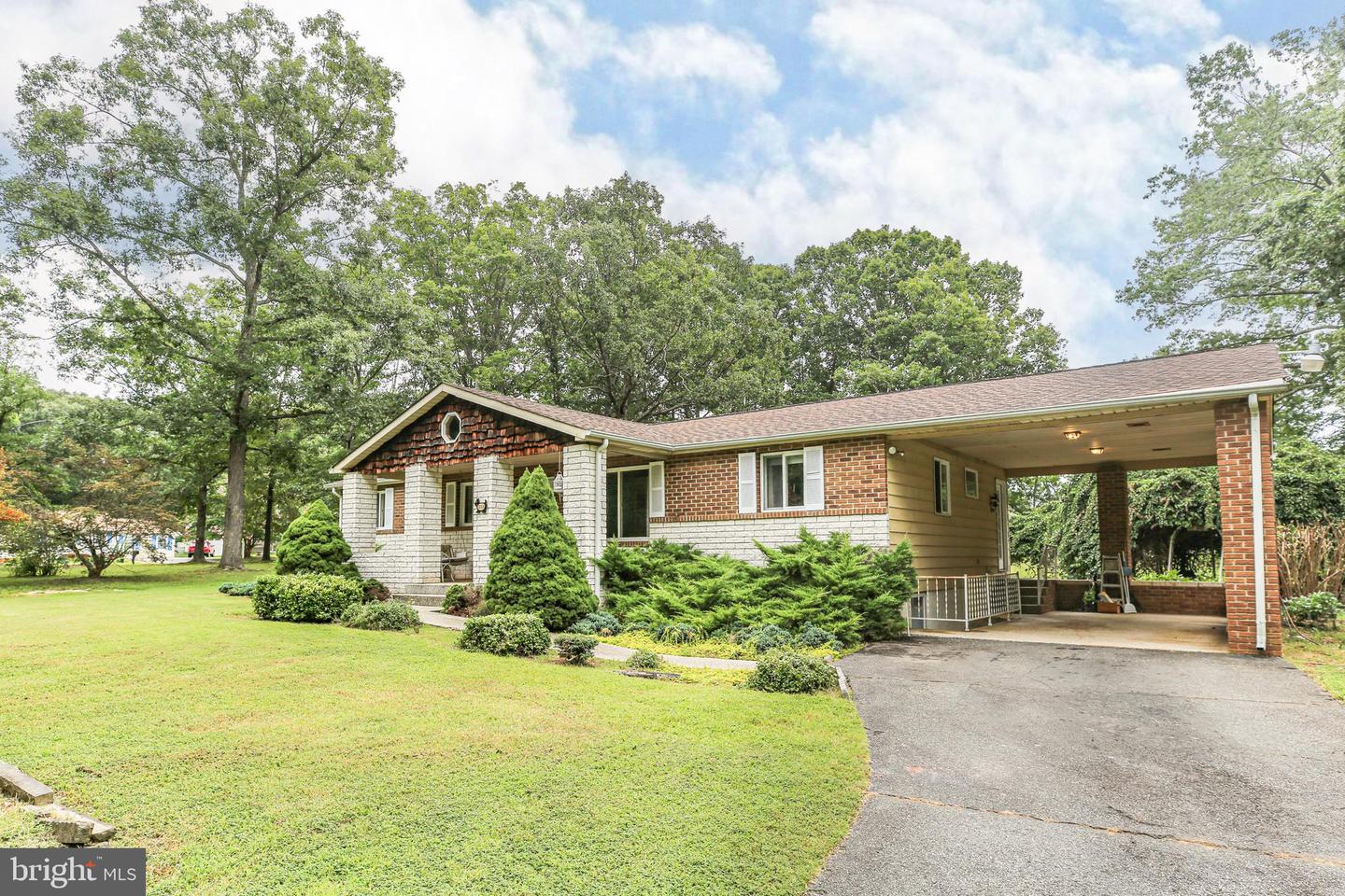 212 LANDO DR, SPOTSYLVANIA, Virginia 22551, 4 Bedrooms Bedrooms, ,2 BathroomsBathrooms,Residential,For sale,212 LANDO DR,VASP2034406 MLS # VASP2034406