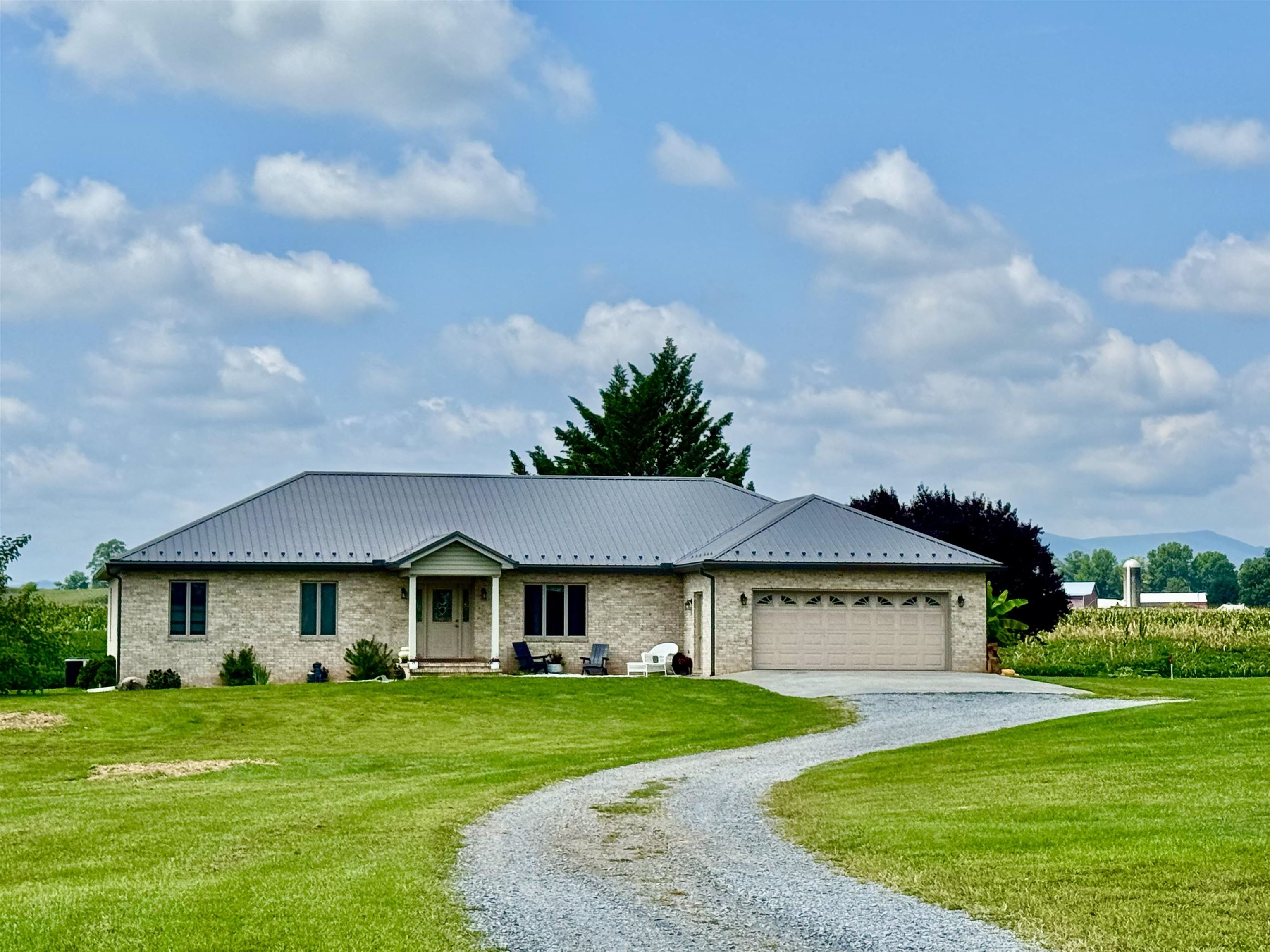3018 HONEY RUN RD, DAYTON, Virginia 22821, 4 Bedrooms Bedrooms, ,2 BathroomsBathrooms,Residential,3018 HONEY RUN RD,667757 MLS # 667757