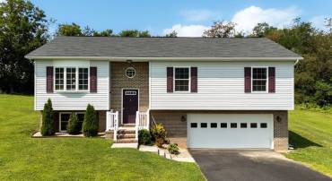 321 TANAGER LN, ELKTON, Virginia 22827, 3 Bedrooms Bedrooms, ,2 BathroomsBathrooms,Residential,321 TANAGER LN,667759 MLS # 667759