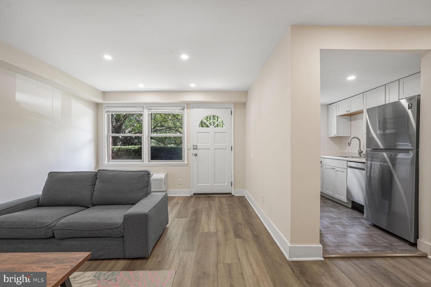 4637 20TH RD N, ARLINGTON, Virginia 22207, 2 Bedrooms Bedrooms, ,1 BathroomBathrooms,Residential,For sale,4637 20TH RD N,VAAR2060936 MLS # VAAR2060936