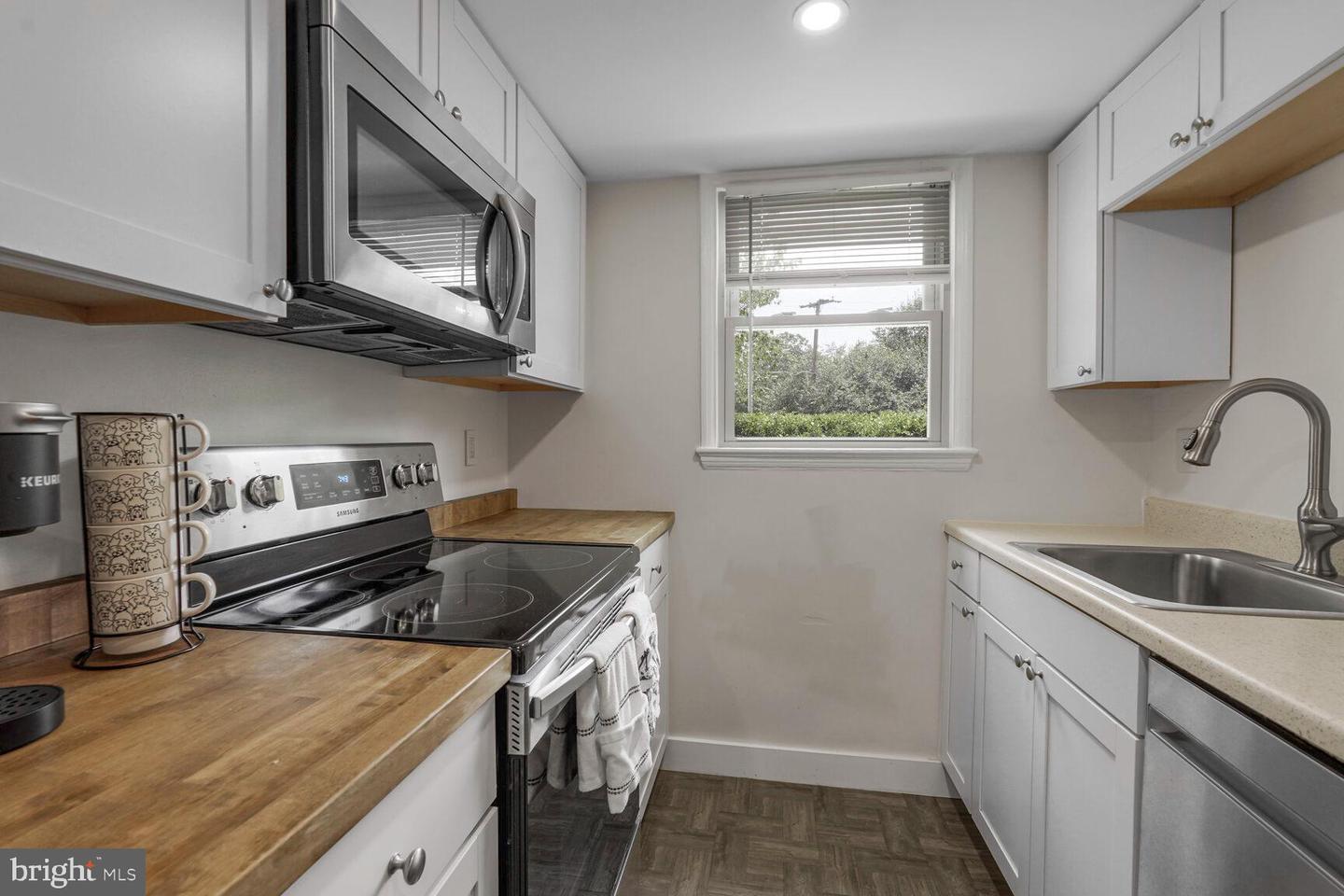 4637 20TH RD N, ARLINGTON, Virginia 22207, 2 Bedrooms Bedrooms, ,1 BathroomBathrooms,Residential,For sale,4637 20TH RD N,VAAR2060936 MLS # VAAR2060936