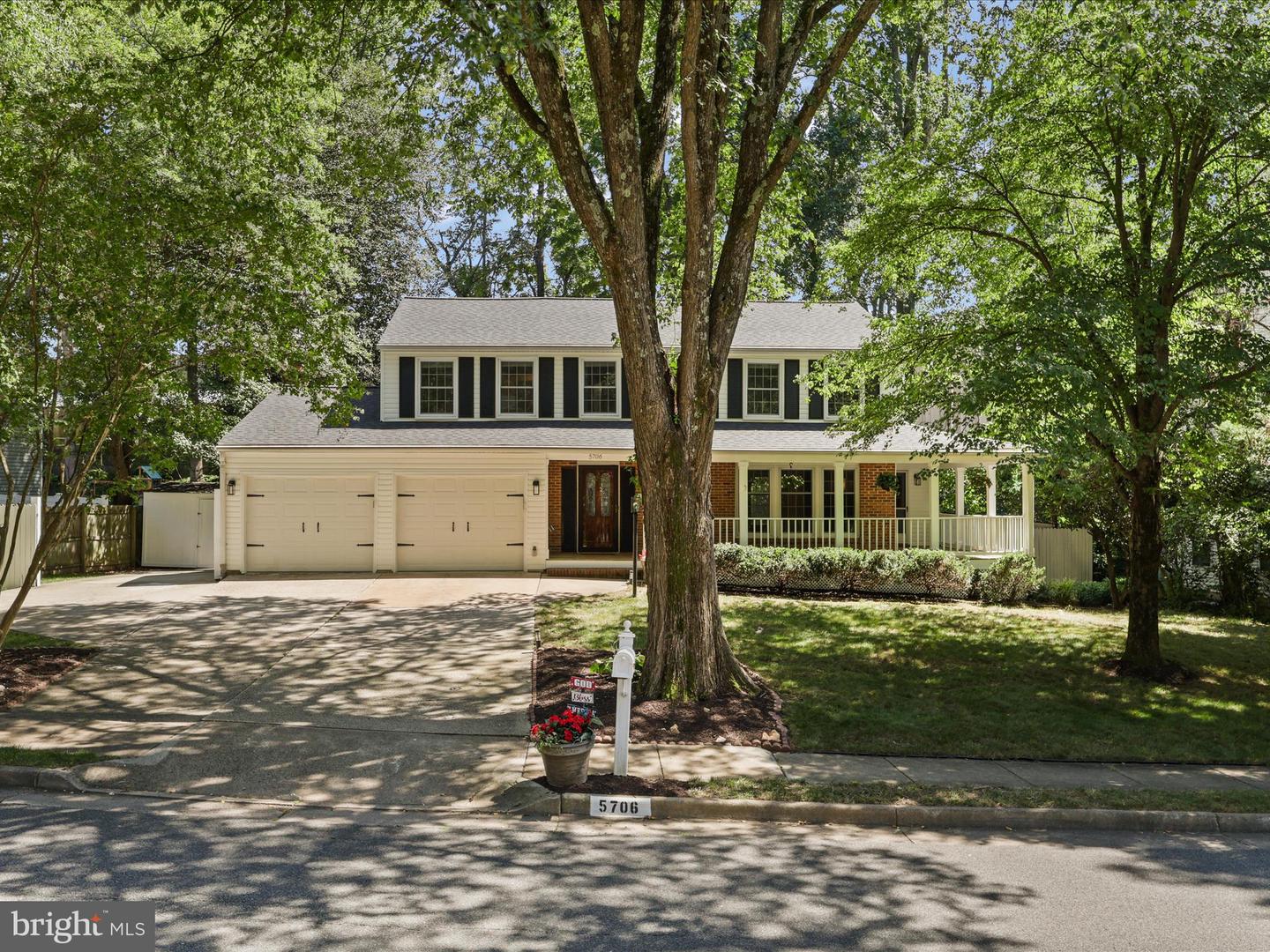 5706 HEMING AVE, SPRINGFIELD, Virginia 22151, 4 Bedrooms Bedrooms, 17 Rooms Rooms,3 BathroomsBathrooms,Residential,For sale,5706 HEMING AVE,VAFX2258718 MLS # VAFX2258718