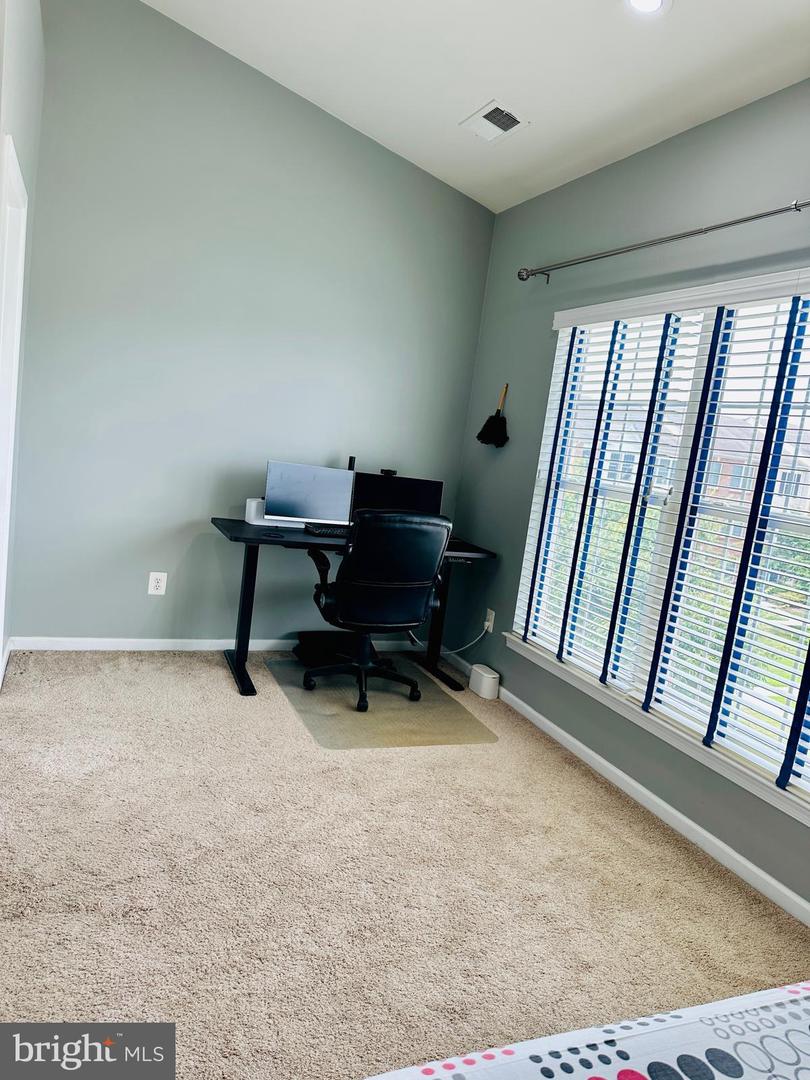 42643 HOMEFRONT TER, CHANTILLY, Virginia 20152, 3 Bedrooms Bedrooms, 3 Rooms Rooms,3 BathroomsBathrooms,Residential,For sale,42643 HOMEFRONT TER,VALO2104028 MLS # VALO2104028