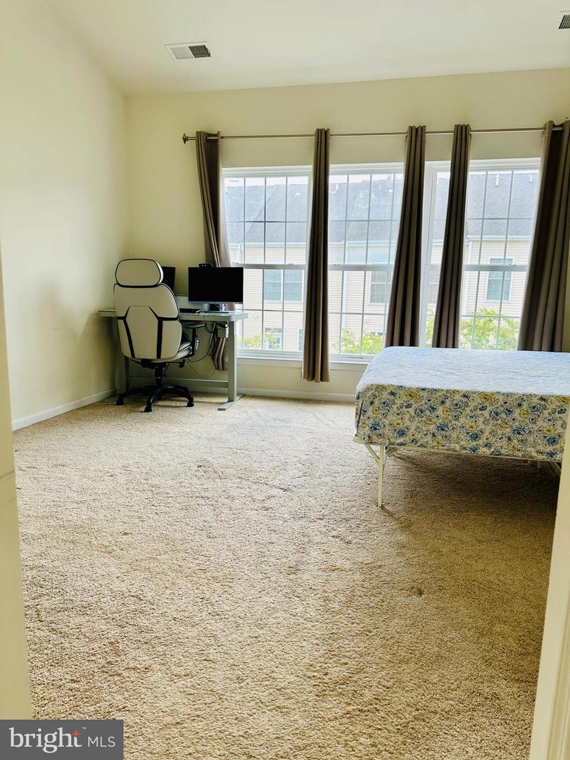 42643 HOMEFRONT TER, CHANTILLY, Virginia 20152, 3 Bedrooms Bedrooms, 3 Rooms Rooms,3 BathroomsBathrooms,Residential,For sale,42643 HOMEFRONT TER,VALO2104028 MLS # VALO2104028