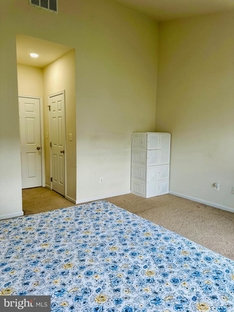 42643 HOMEFRONT TER, CHANTILLY, Virginia 20152, 3 Bedrooms Bedrooms, 3 Rooms Rooms,3 BathroomsBathrooms,Residential,For sale,42643 HOMEFRONT TER,VALO2104028 MLS # VALO2104028