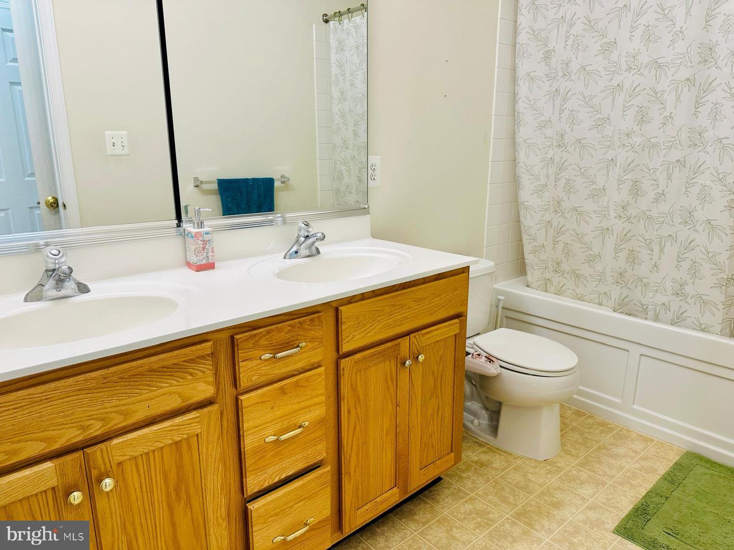 42643 HOMEFRONT TER, CHANTILLY, Virginia 20152, 3 Bedrooms Bedrooms, 3 Rooms Rooms,3 BathroomsBathrooms,Residential,For sale,42643 HOMEFRONT TER,VALO2104028 MLS # VALO2104028
