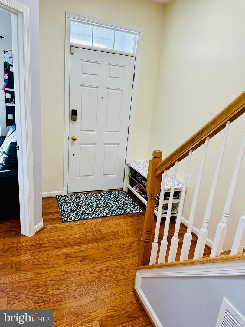 42643 HOMEFRONT TER, CHANTILLY, Virginia 20152, 3 Bedrooms Bedrooms, 3 Rooms Rooms,3 BathroomsBathrooms,Residential,For sale,42643 HOMEFRONT TER,VALO2104028 MLS # VALO2104028
