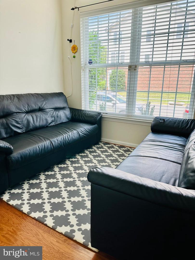 42643 HOMEFRONT TER, CHANTILLY, Virginia 20152, 3 Bedrooms Bedrooms, 3 Rooms Rooms,3 BathroomsBathrooms,Residential,For sale,42643 HOMEFRONT TER,VALO2104028 MLS # VALO2104028