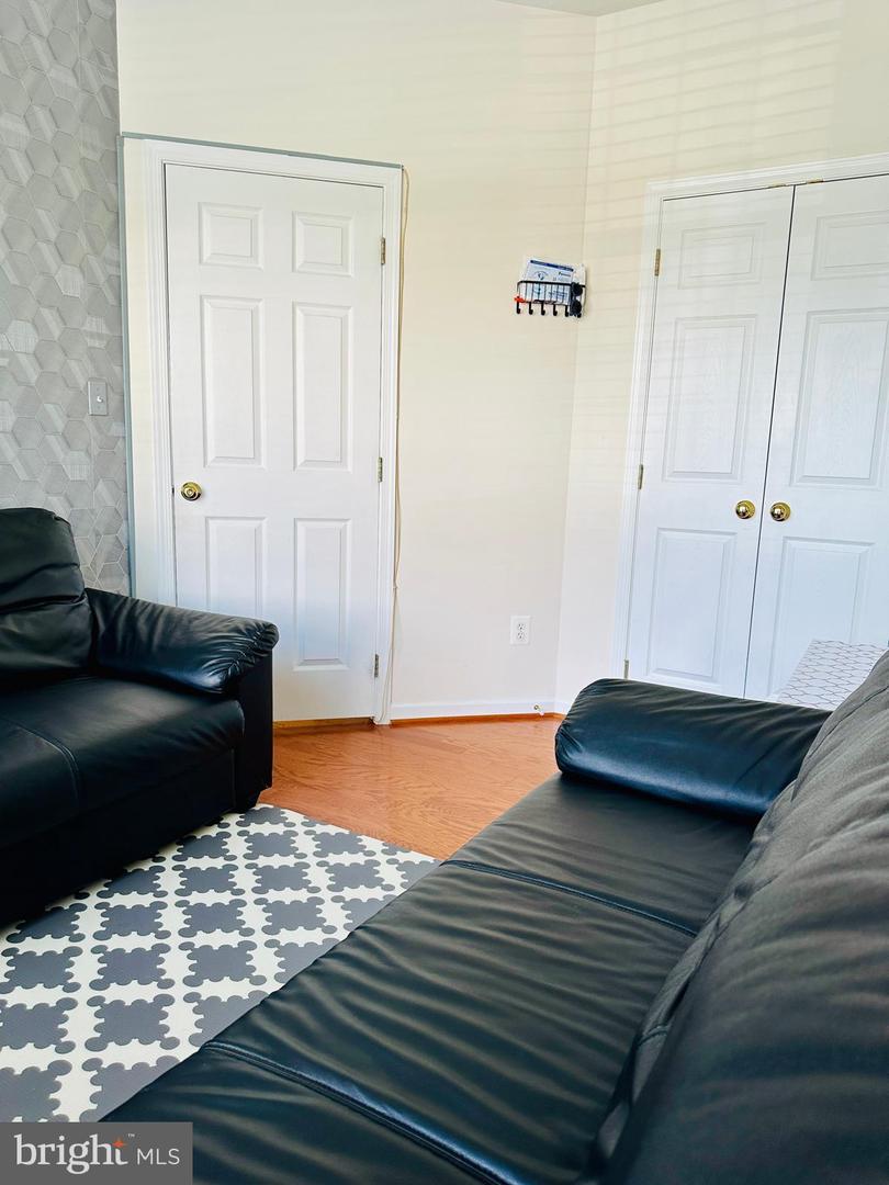 42643 HOMEFRONT TER, CHANTILLY, Virginia 20152, 3 Bedrooms Bedrooms, 3 Rooms Rooms,3 BathroomsBathrooms,Residential,For sale,42643 HOMEFRONT TER,VALO2104028 MLS # VALO2104028
