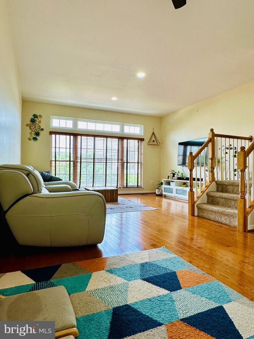 42643 HOMEFRONT TER, CHANTILLY, Virginia 20152, 3 Bedrooms Bedrooms, 3 Rooms Rooms,3 BathroomsBathrooms,Residential,For sale,42643 HOMEFRONT TER,VALO2104028 MLS # VALO2104028