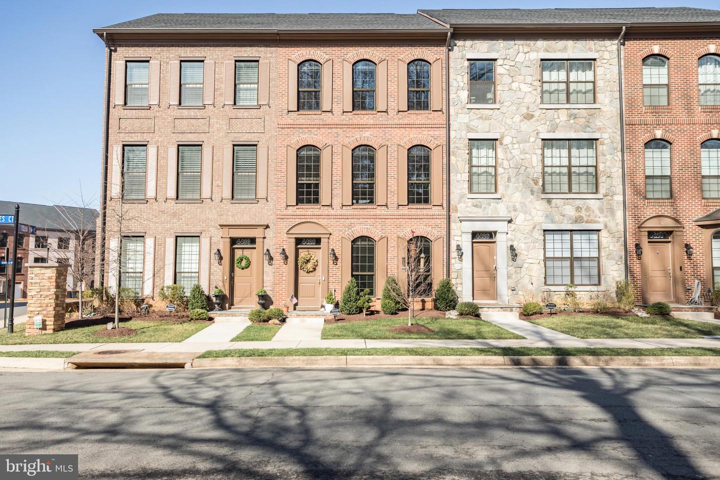 4428 FAIR LAKES CT, FAIRFAX, Virginia 22033, 3 Bedrooms Bedrooms, ,3 BathroomsBathrooms,Residential,For sale,4428 FAIR LAKES CT,VAFX2260528 MLS # VAFX2260528