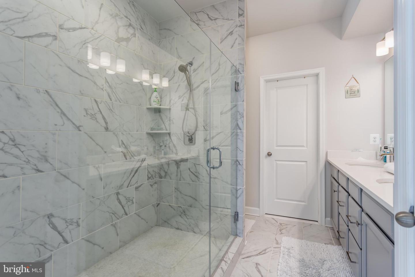 4428 FAIR LAKES CT, FAIRFAX, Virginia 22033, 3 Bedrooms Bedrooms, ,3 BathroomsBathrooms,Residential,For sale,4428 FAIR LAKES CT,VAFX2260528 MLS # VAFX2260528