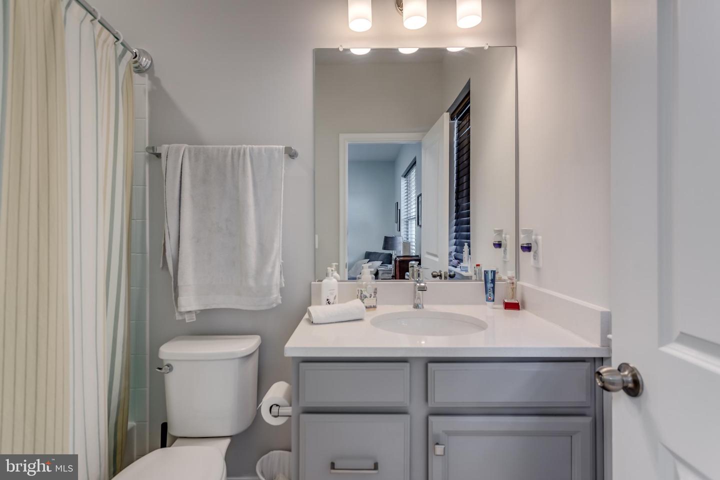 4428 FAIR LAKES CT, FAIRFAX, Virginia 22033, 3 Bedrooms Bedrooms, ,3 BathroomsBathrooms,Residential,For sale,4428 FAIR LAKES CT,VAFX2260528 MLS # VAFX2260528