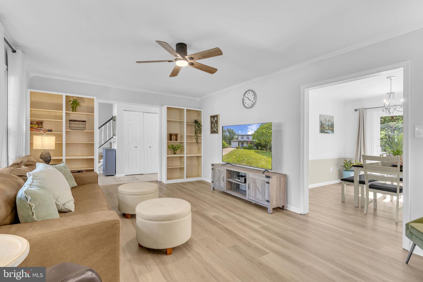 8109 OVERTON CT, SPRINGFIELD, Virginia 22153, 5 Bedrooms Bedrooms, ,3 BathroomsBathrooms,Residential,For sale,8109 OVERTON CT,VAFX2260724 MLS # VAFX2260724