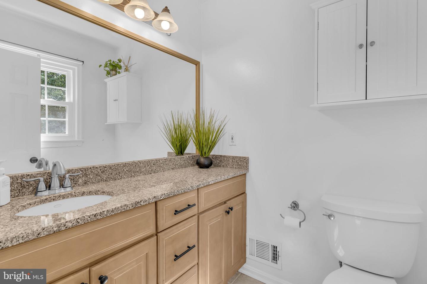 8109 OVERTON CT, SPRINGFIELD, Virginia 22153, 5 Bedrooms Bedrooms, ,3 BathroomsBathrooms,Residential,For sale,8109 OVERTON CT,VAFX2260724 MLS # VAFX2260724