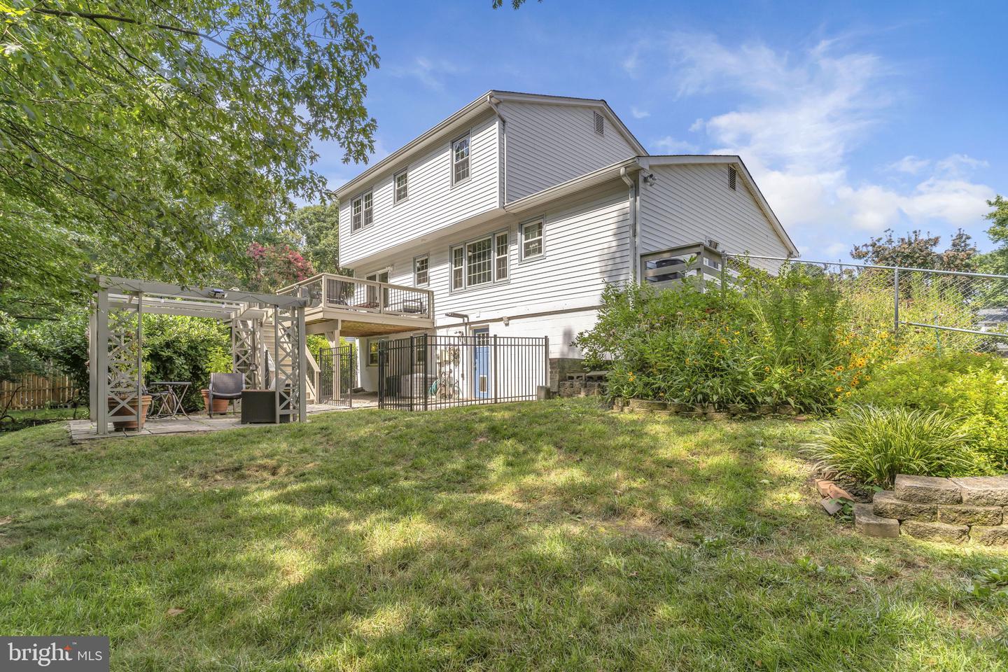 8109 OVERTON CT, SPRINGFIELD, Virginia 22153, 5 Bedrooms Bedrooms, ,3 BathroomsBathrooms,Residential,For sale,8109 OVERTON CT,VAFX2260724 MLS # VAFX2260724