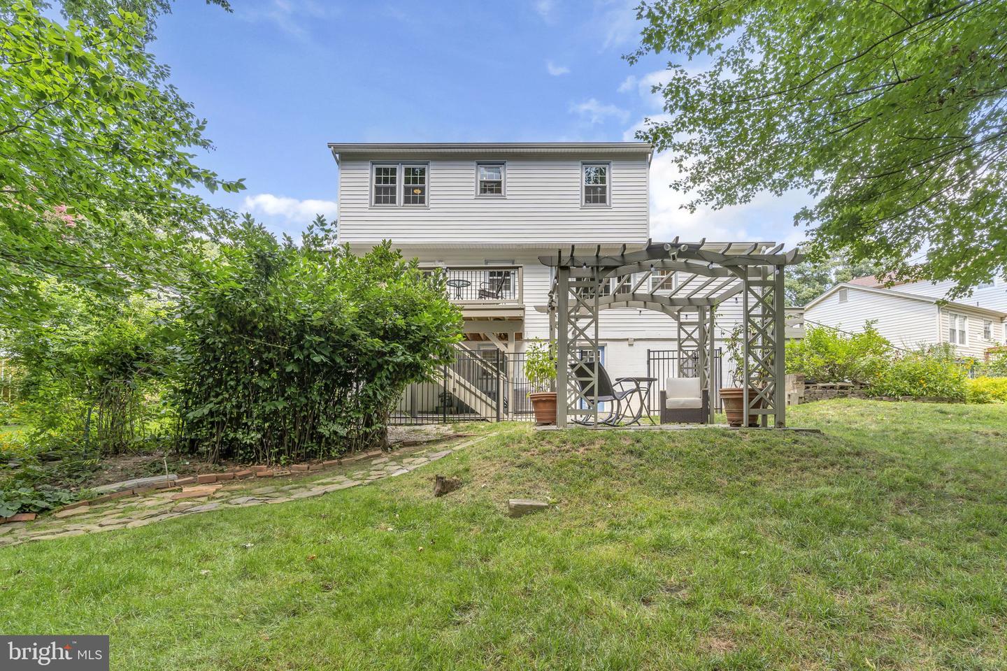 8109 OVERTON CT, SPRINGFIELD, Virginia 22153, 5 Bedrooms Bedrooms, ,3 BathroomsBathrooms,Residential,For sale,8109 OVERTON CT,VAFX2260724 MLS # VAFX2260724